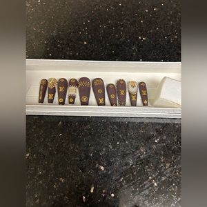 Louis Vuitton Press On Nails 💅🏼